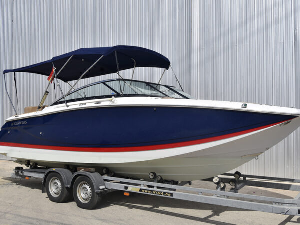 Four Winns SL242